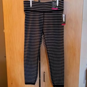 NWT GapFit  Legging